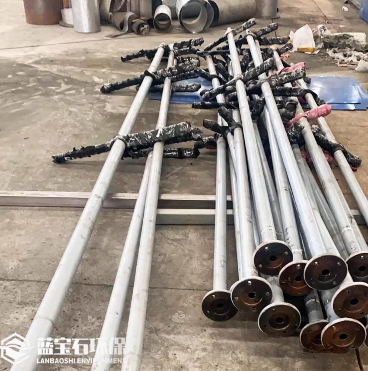 南京藍寶石環(huán)保與深圳某環(huán)?？萍歼_成漿式攪拌機設(shè)備合作